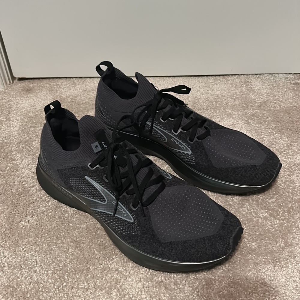 Levitate 5 men's brooks stealth fit size 13
